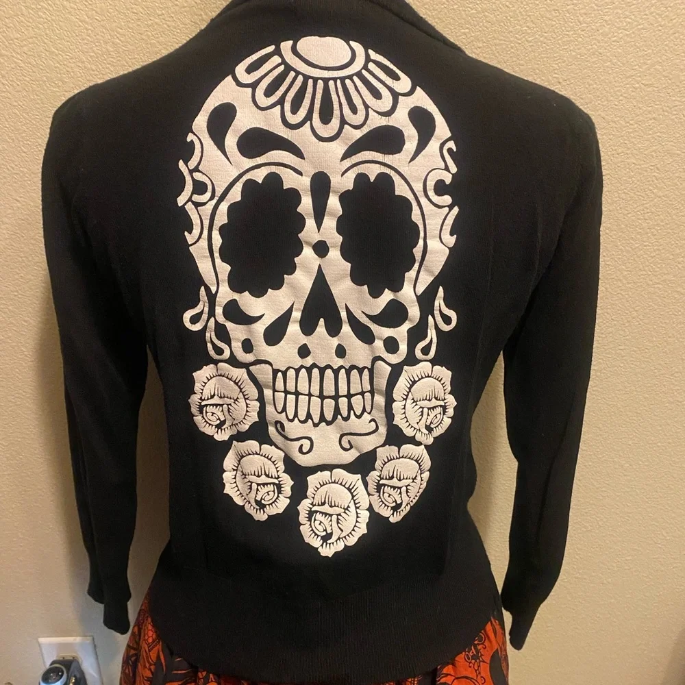 Teenage Runaway sugar skull and roses button up cardigan - Picture 2 of 8